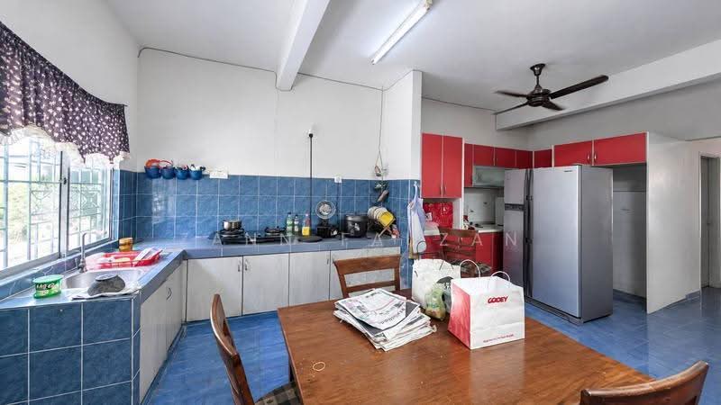 Terraced House for Sale in Bandar Country Homes (Rawang) - Zann Fauzan - Kitchen - PropertyGuru.com.my