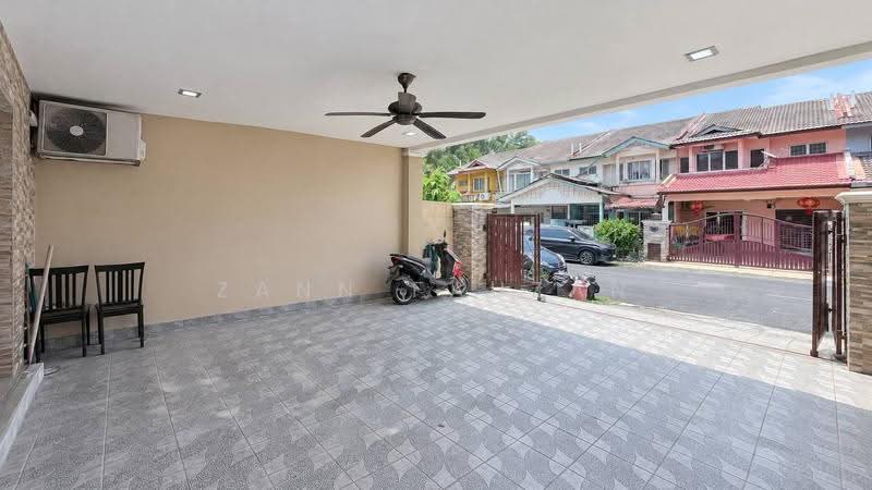 Terraced House for Sale in Bandar Country Homes (Rawang) - Zann Fauzan - Exterior - PropertyGuru.com.my