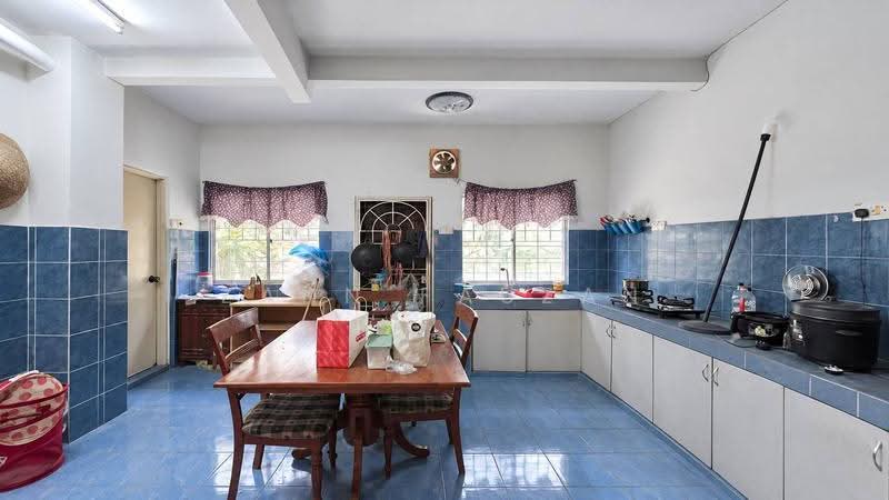 Terraced House for Sale in Bandar Country Homes (Rawang) - Zann Fauzan - Kitchen - PropertyGuru.com.my