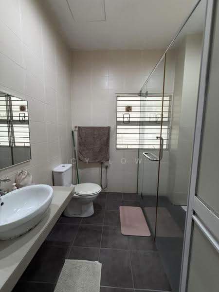 Rumah Berkembar untuk Dijual di Kuchai Lama (Kuala Lumpur) - CY Low - Bathroom - PropertyGuru.com.my