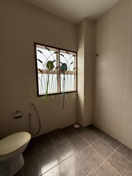 Semi-Detached House for Sale in Kuchai Lama (Kuala Lumpur) - CY Low - Bathroom - PropertyGuru.com.my