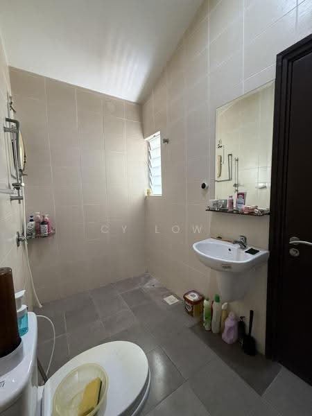 Semi-Detached House for Sale in Kuchai Lama (Kuala Lumpur) - CY Low - Bathroom - PropertyGuru.com.my