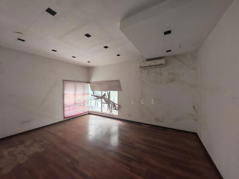 Semi-Detached House for Sale in Taman Gembira (Jalan Klang Lama (Old Klang Road)) - Bobo Lee - Living Room - PropertyGuru.com.my