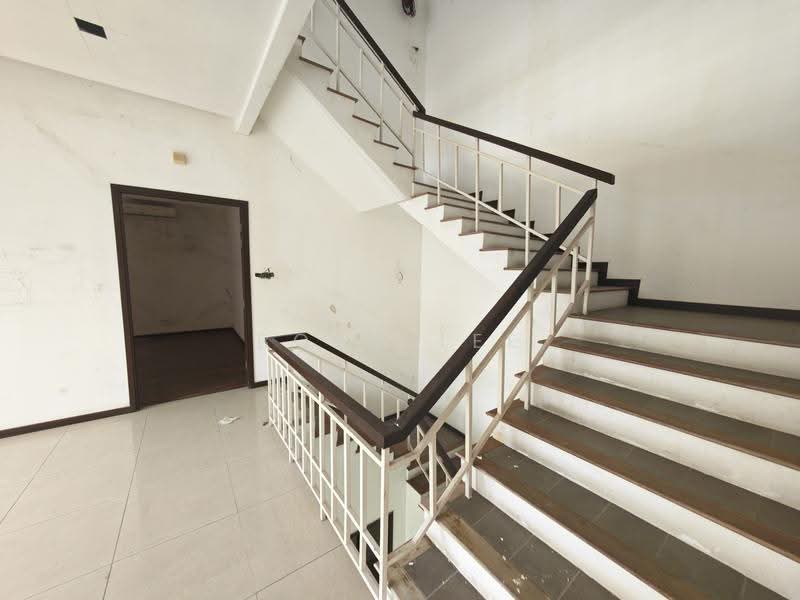 Semi-Detached House for Sale in Taman Gembira (Jalan Klang Lama (Old Klang Road)) - Bobo Lee - Interior - PropertyGuru.com.my