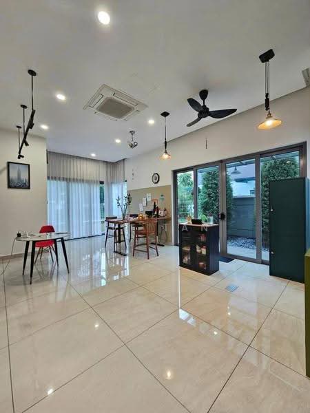 Semi-Detached House for Sale in Taman Molek (Johor Bahru) - Eve Tan - Living Room - PropertyGuru.com.my