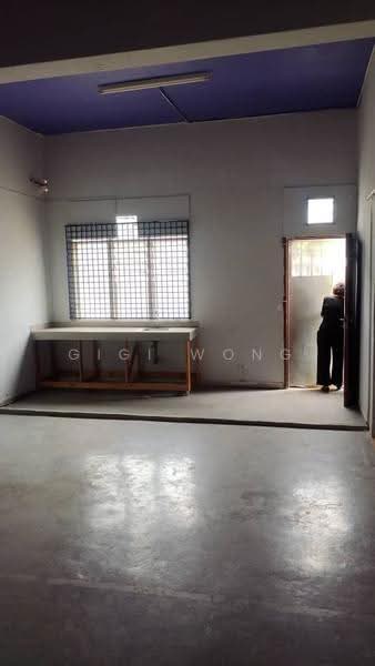 Shop for Rent in Taman Paya Emas (Paya Rumput) - Gigi Wong - Interior - PropertyGuru.com.my