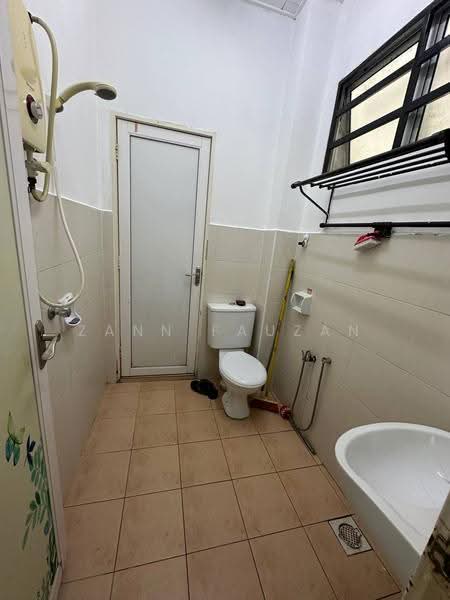 Rumah Teres 2-Tingkat untuk Dijual di Desa Mutiara (Rawang) - Zann Fauzan - Bathroom - PropertyGuru.com.my