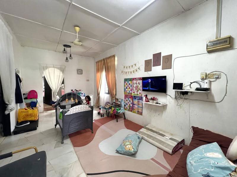 Semi-Detached House for Sale in Taman Desa Keliang (Kalumpang) - Zann Fauzan - Living Room - PropertyGuru.com.my