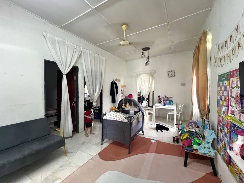 Semi-Detached House for Sale in Taman Desa Keliang (Kalumpang) - Zann Fauzan - Living Room - PropertyGuru.com.my
