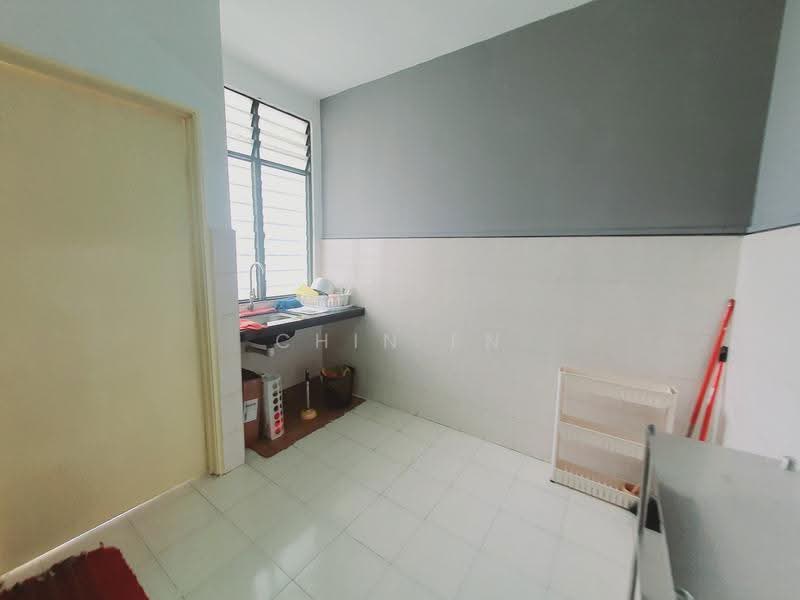 Pangsapuri untuk Dijual di Pangsapuri Bukit Beruang Permai - CHIN FN - Kitchen - PropertyGuru.com.my