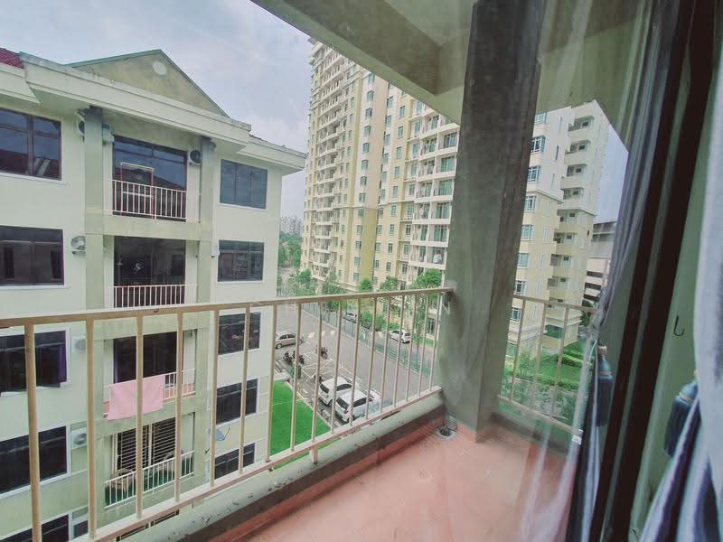 Pangsapuri untuk Dijual di Pangsapuri Bukit Beruang Permai - CHIN FN - Balcony - PropertyGuru.com.my