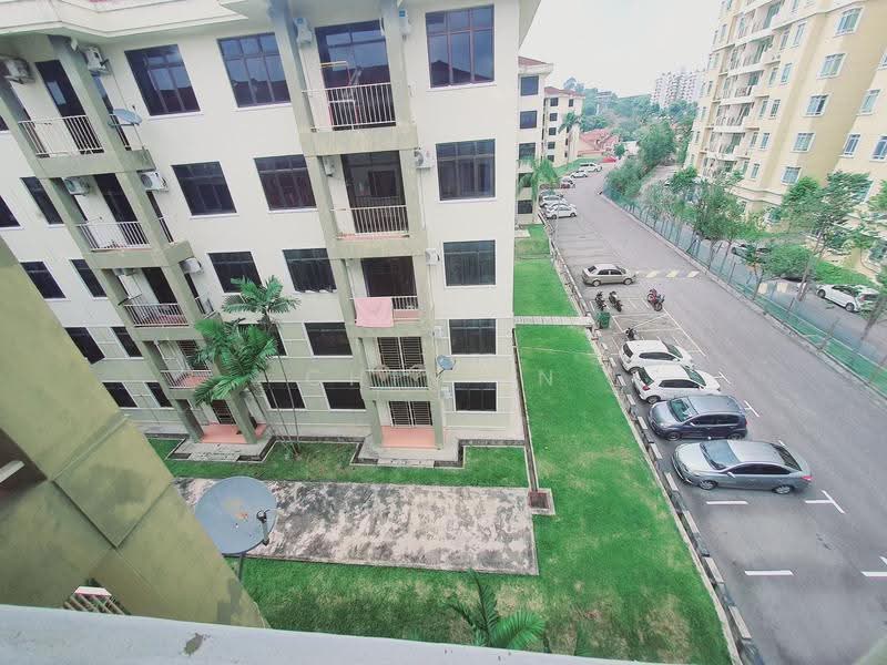 Pangsapuri untuk Dijual di Pangsapuri Bukit Beruang Permai - CHIN FN - Exterior - PropertyGuru.com.my