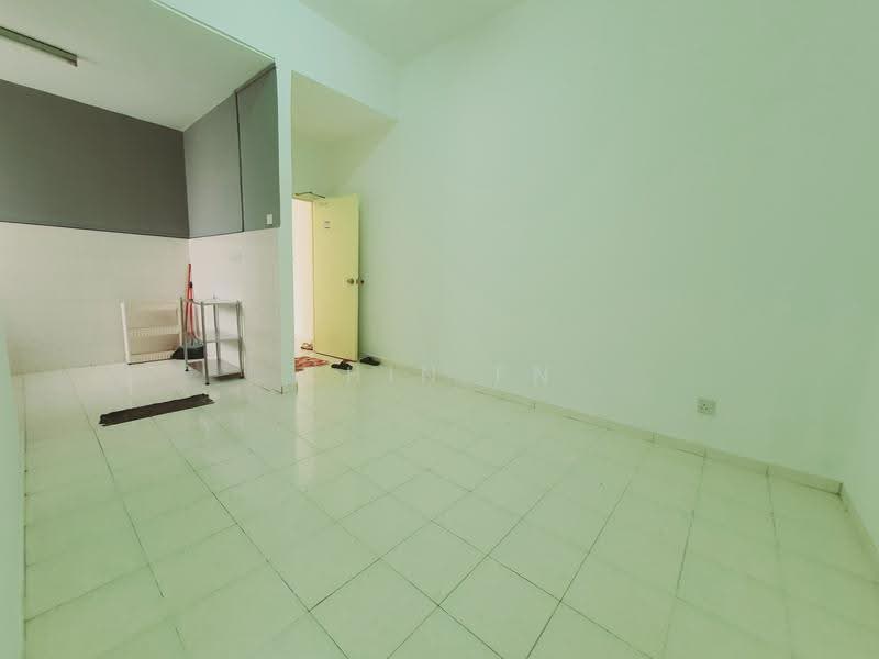 Pangsapuri untuk Dijual di Pangsapuri Bukit Beruang Permai - CHIN FN - Interior - PropertyGuru.com.my