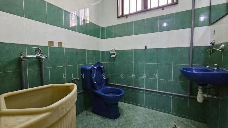Rumah Teres 2-Tingkat untuk Dijual di Kepong (Kuala Lumpur) - Linus Chan - Bathroom - PropertyGuru.com.my