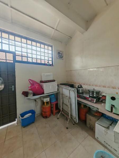 1-storey Terraced House for Sale in Taman Setia Indah (Tebrau) - Tycia Law - Kitchen - PropertyGuru.com.my