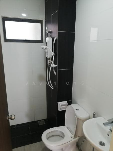 Service Residence for Sale at Seasons Garden Residences - Jason Ong - Bathroom - PropertyGuru.com.my