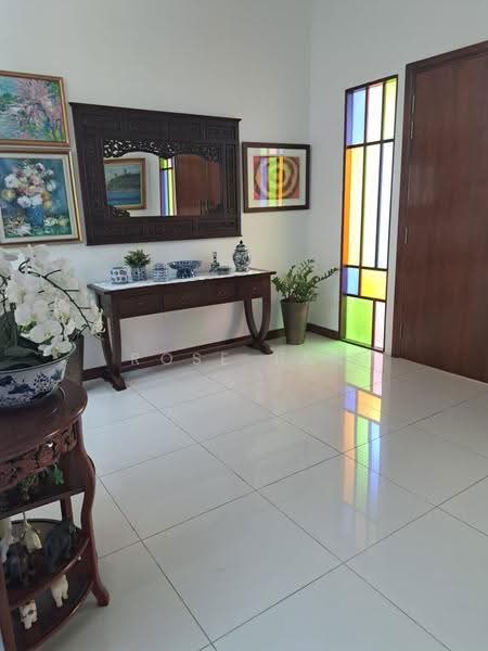Bungalow House untuk Dijual di Perdana Lakeview East (Cyberjaya) - Rose Tan - Entrance - PropertyGuru.com.my