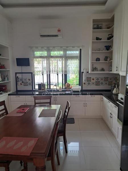 Bungalow House untuk Dijual di Perdana Lakeview East (Cyberjaya) - Rose Tan - Kitchen - PropertyGuru.com.my