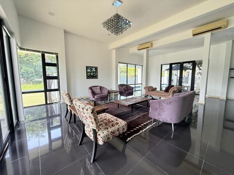 Bungalow House untuk Dijual di Perdana Lakeview East (Cyberjaya) - Rose Tan - Living Room - PropertyGuru.com.my