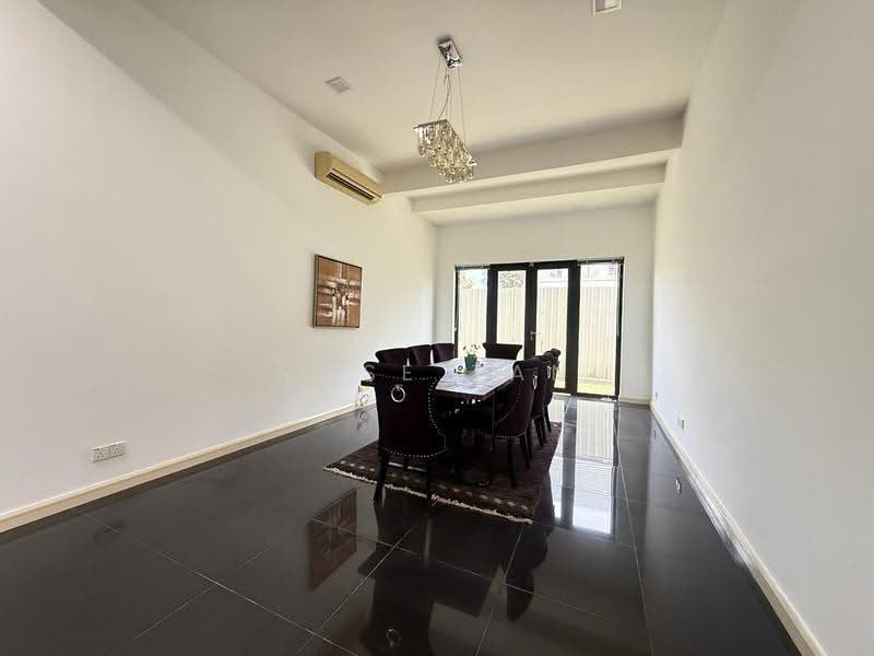 Bungalow House untuk Dijual di Perdana Lakeview East (Cyberjaya) - Rose Tan - Dining Room - PropertyGuru.com.my