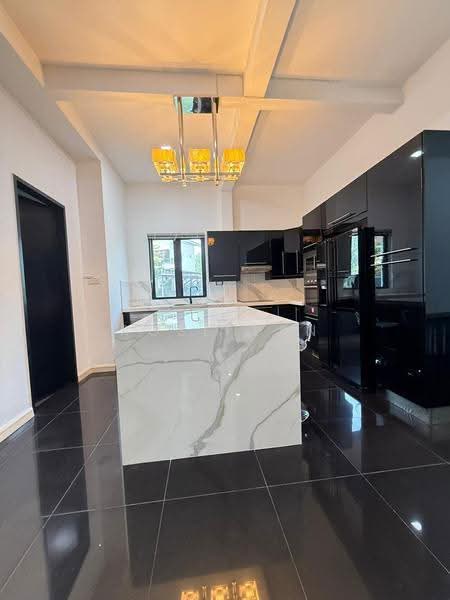 Bungalow House untuk Dijual di Perdana Lakeview East (Cyberjaya) - Rose Tan - Kitchen - PropertyGuru.com.my