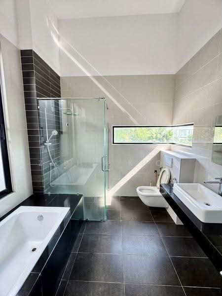 Semi-Detached House for Rent in East Ledang (Iskandar Puteri (Nusajaya)) - Zephyr Khoo - Bathroom - PropertyGuru.com.my