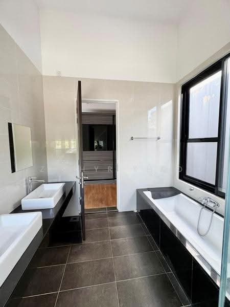 Semi-Detached House for Rent in East Ledang (Iskandar Puteri (Nusajaya)) - Zephyr Khoo - Bathroom - PropertyGuru.com.my