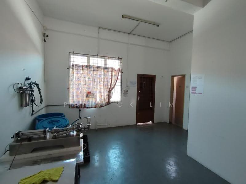 Shop for Rent in Taman Angkasa Nuri (Durian Tunggal) - Patrick Lim - Interior - PropertyGuru.com.my