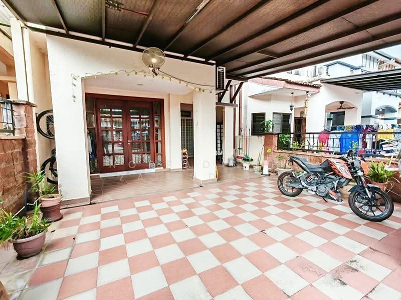 Rumah Teres 2-Tingkat untuk Dijual di Bukit Jelutong (Shah Alam) - NORFADILAH ZAINUDDIN - Exterior - PropertyGuru.com.my