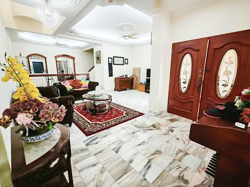 Rumah Teres 2-Tingkat untuk Dijual di Bukit Jelutong (Shah Alam) - NORFADILAH ZAINUDDIN - Living Room - PropertyGuru.com.my