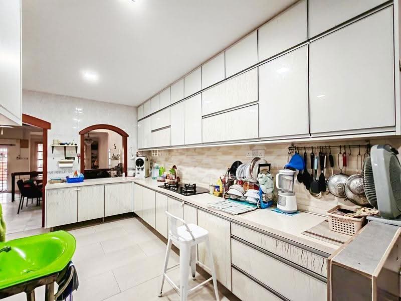 Rumah Teres 2-Tingkat untuk Dijual di Bukit Jelutong (Shah Alam) - NORFADILAH ZAINUDDIN - Kitchen - PropertyGuru.com.my