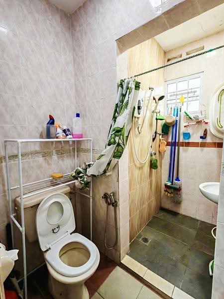 Rumah Teres 2-Tingkat untuk Dijual di Bukit Jelutong (Shah Alam) - NORFADILAH ZAINUDDIN - Bathroom - PropertyGuru.com.my