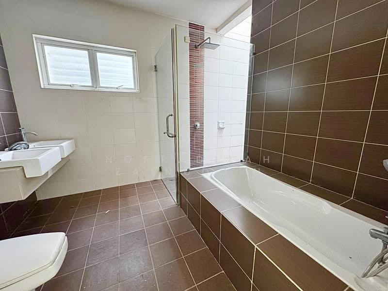 Semi-Detached House for Sale in Seksyen U10 (Shah Alam) - NORFADILAH ZAINUDDIN - Bathroom - PropertyGuru.com.my