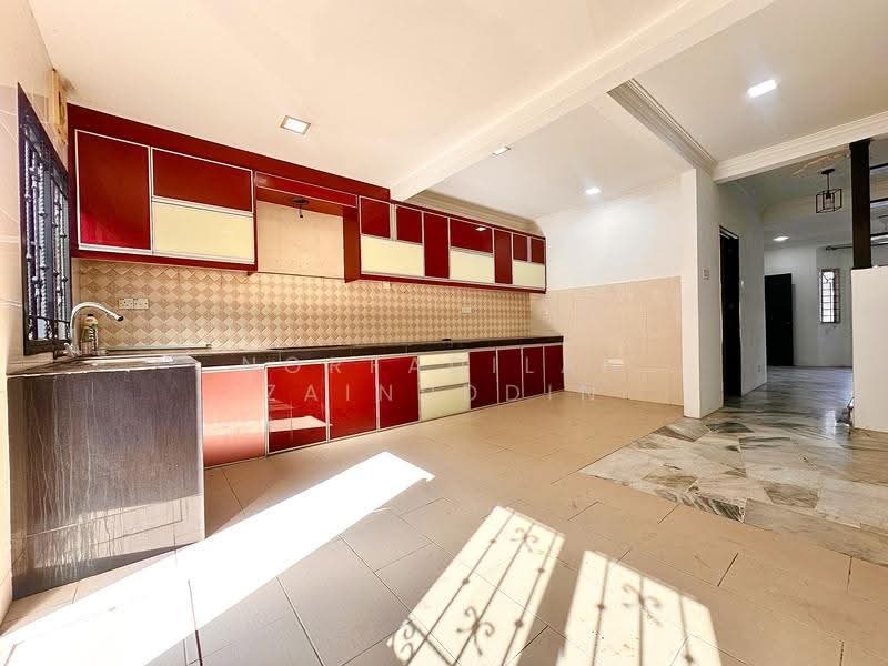 2-storey Terraced House for Sale in Saujana Utama (Selangor) - NORFADILAH ZAINUDDIN - Kitchen - PropertyGuru.com.my