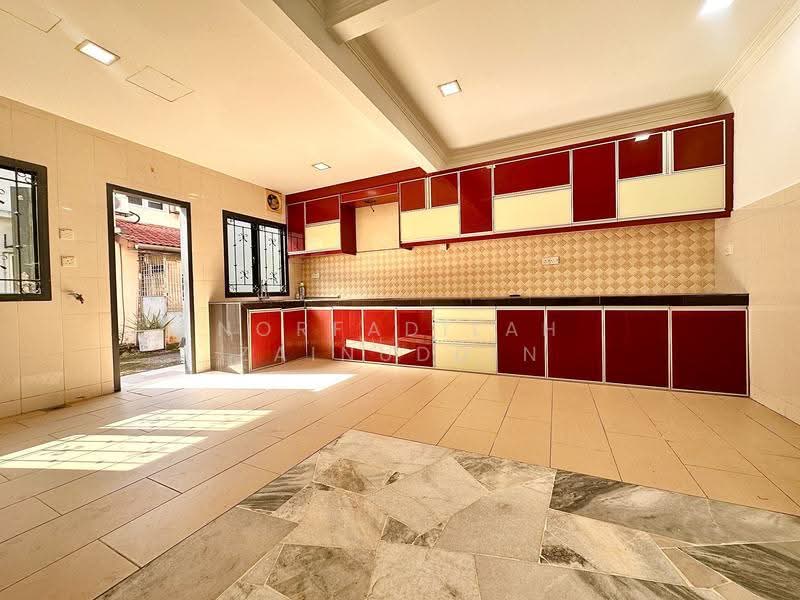 2-storey Terraced House for Sale in Saujana Utama (Selangor) - NORFADILAH ZAINUDDIN - Kitchen - PropertyGuru.com.my