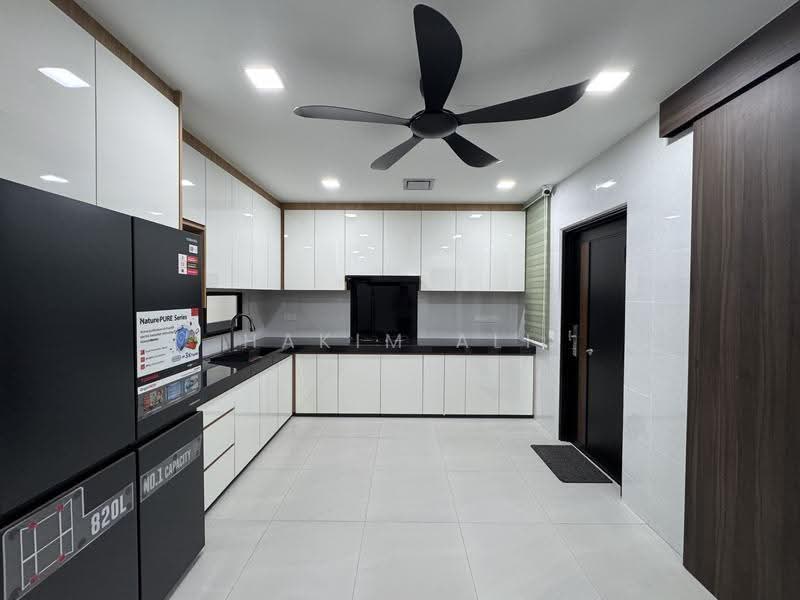 2-storey Terraced House for Rent in Sepang (Selangor) - Hakim Ali - Kitchen - PropertyGuru.com.my