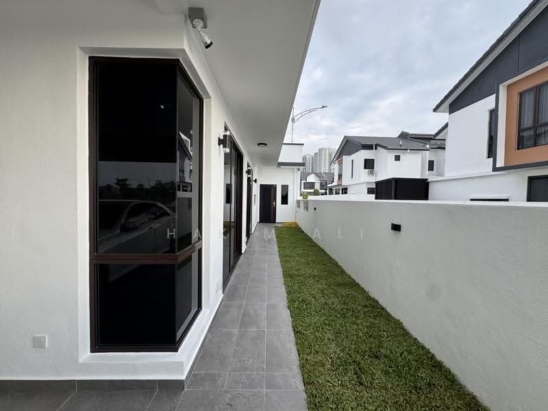 2-storey Terraced House for Rent in Sepang (Selangor) - Hakim Ali - Exterior - PropertyGuru.com.my