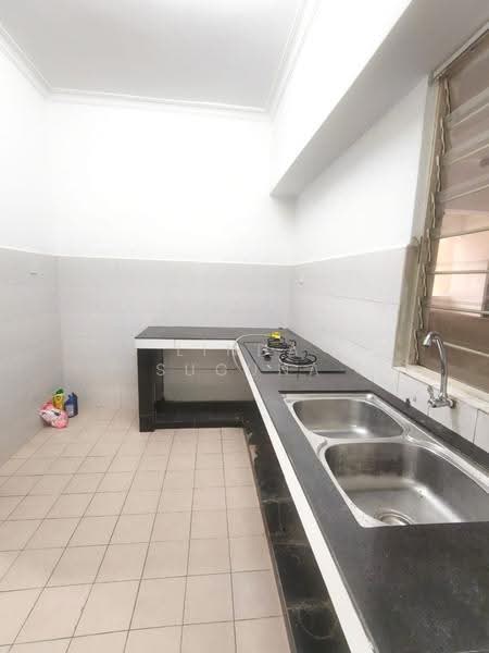 Pangsapuri untuk Dijual di Seri Ixora Apartment - Linda Suguna - Kitchen - PropertyGuru.com.my