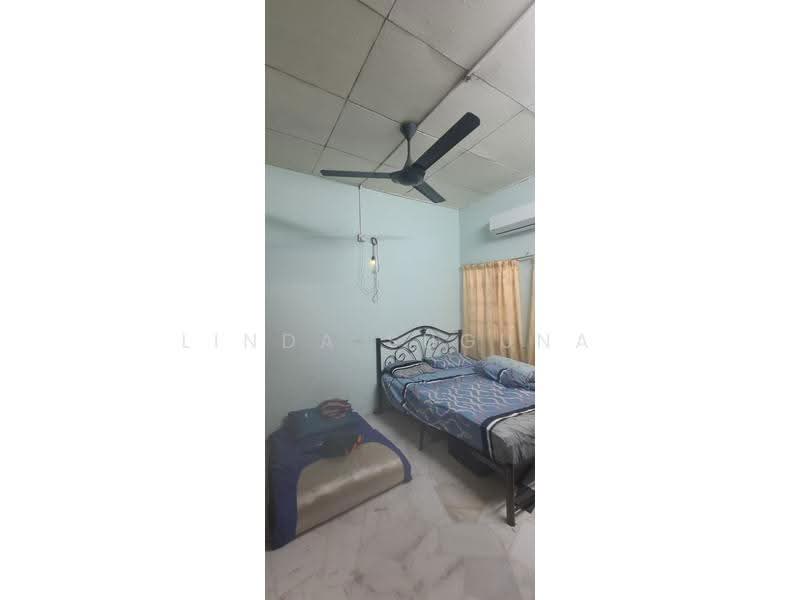 1-storey Terraced House for Sale in Taman Alam Megah (Shah Alam) - Linda Suguna - Bedroom - PropertyGuru.com.my