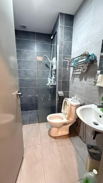 Kediaman Servis untuk Dijual di Utropolis Suites 1 - Christine Tan - Bathroom - PropertyGuru.com.my