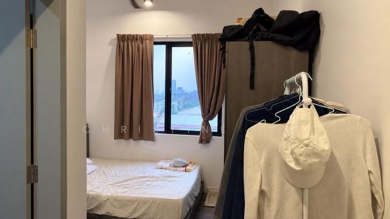 Kediaman Servis untuk Dijual di Utropolis Suites 1 - Christine Tan - Bedroom - PropertyGuru.com.my