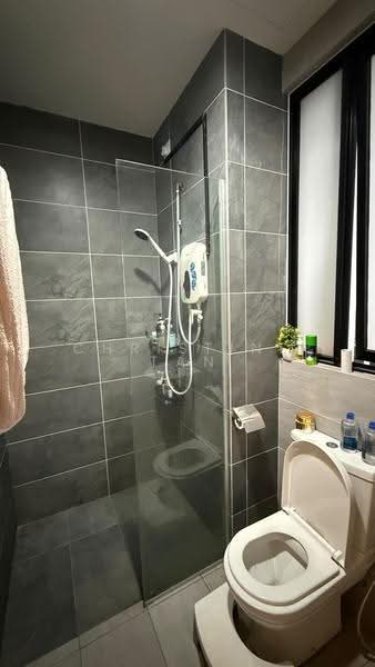 Kediaman Servis untuk Dijual di Utropolis Suites 1 - Christine Tan - Bathroom - PropertyGuru.com.my