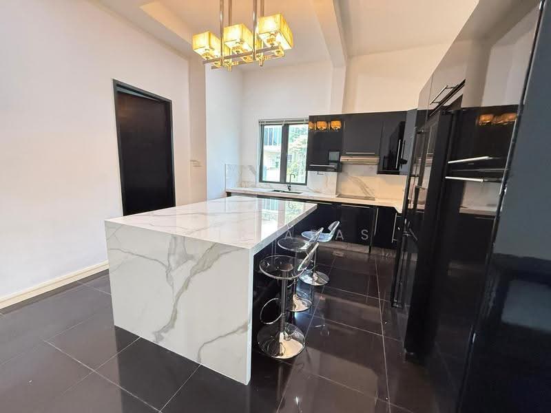 Bungalow House untuk Dijual di Perdana Lakeview East (Cyberjaya) - Amir Abas - Kitchen - PropertyGuru.com.my