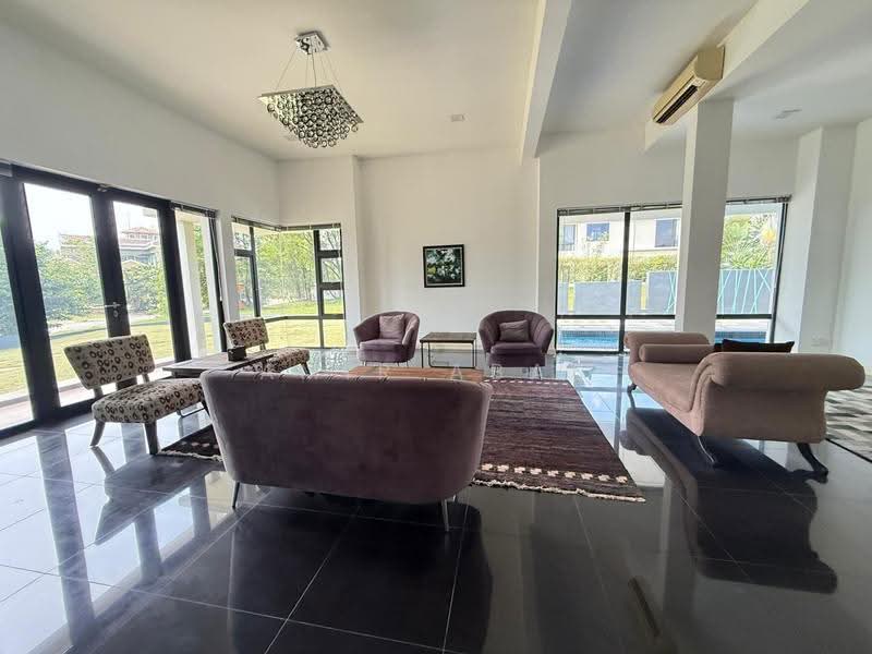 Bungalow House untuk Dijual di Perdana Lakeview East (Cyberjaya) - Amir Abas - Living Room - PropertyGuru.com.my