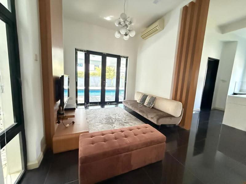 Bungalow House untuk Dijual di Perdana Lakeview East (Cyberjaya) - Amir Abas - Living Room - PropertyGuru.com.my