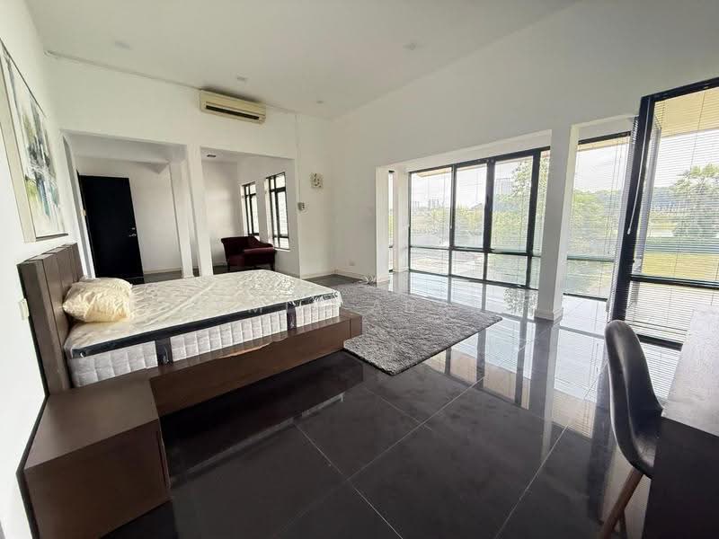 Bungalow House untuk Dijual di Perdana Lakeview East (Cyberjaya) - Amir Abas - Bedroom - PropertyGuru.com.my