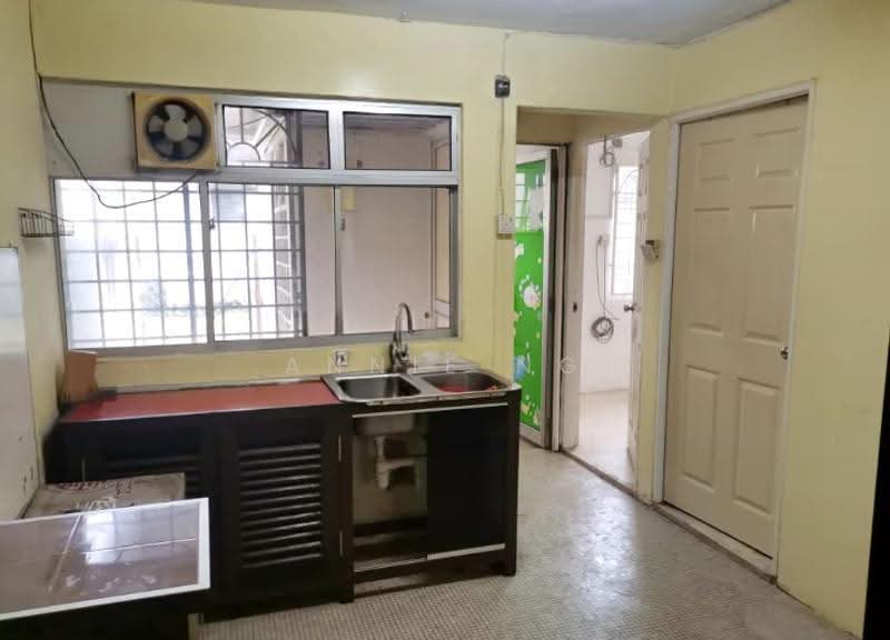 1.5-storey Terraced House for Sale in Taman Cempaka (Serendah) - Annie Ng - Kitchen - PropertyGuru.com.my