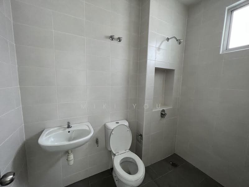 2-storey Terraced House for Rent in Bandar Saujana Putra (Tanjong Duabelas) - Miki You - Bathroom - PropertyGuru.com.my