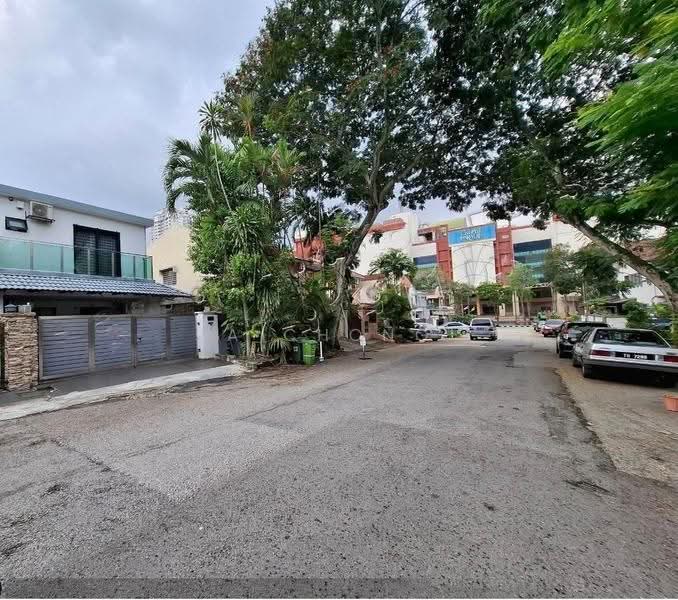 2-storey Terraced House for Sale in Taman Sri Endah (Sri Petaling) - A Chong - Exterior - PropertyGuru.com.my