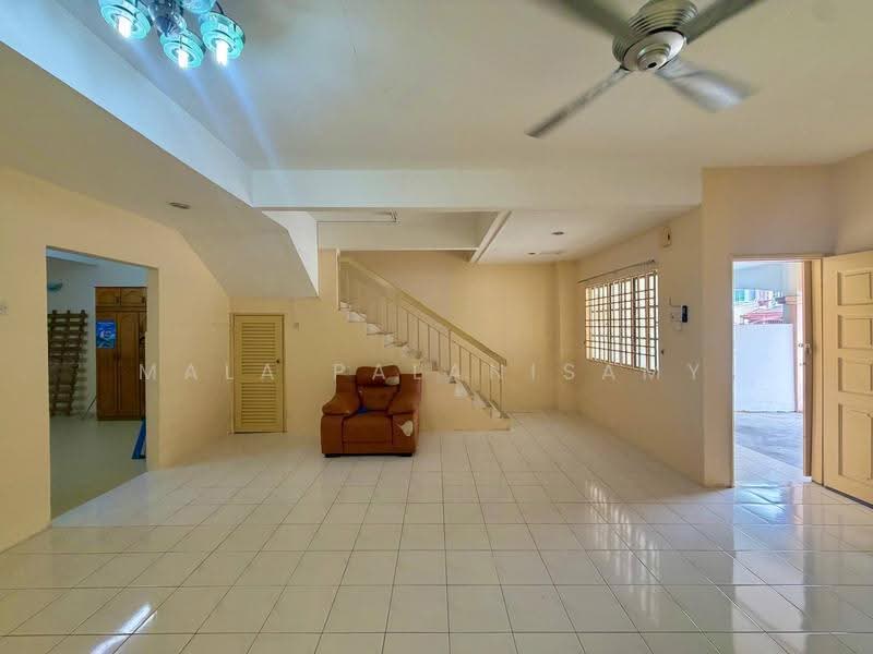 Rumah Teres 2-Tingkat untuk Dijual di Bandar Bukit Tinggi (Klang) - Mala Palanisamy - Living Room - PropertyGuru.com.my